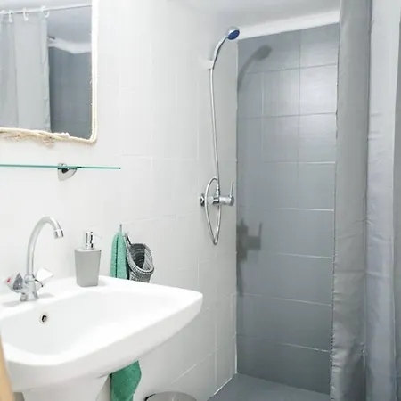 Διαμέρισμα Amazing 2-bedroom Close To All Amenities *